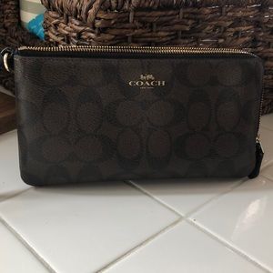 Coach Wristlet ❣️